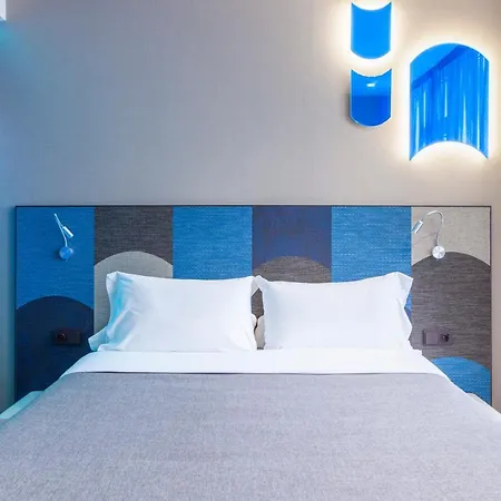 Macià Kubb Otel Sevilla