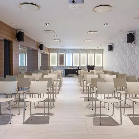 Macià Kubb Otel 4*