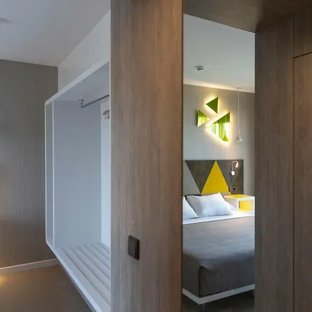 Macià Kubb Otel